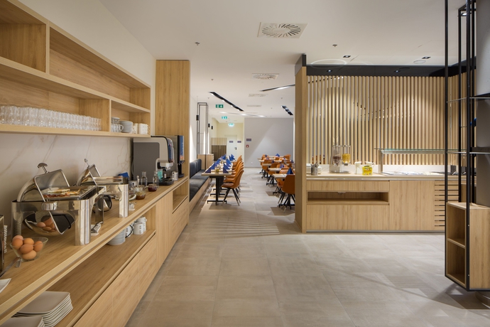 Imagen del bar/restaurante del Hotel Akeah Verdi Budapest. Foto 5