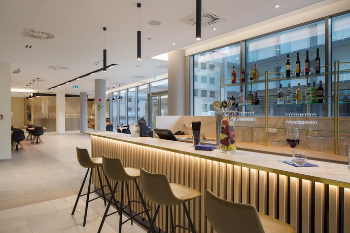 Imagen del bar/restaurante del Hotel Akeah Verdi Budapest. Foto 7