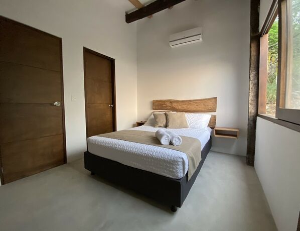 Imagen de la habitación del Hotel Akela Gaira. Foto 18