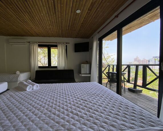 Imagen de la habitación del Hotel Akela Gaira. Foto 19