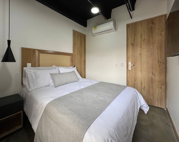 Imagen de la habitación del Hotel Akela Park. Foto 5