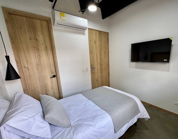 Imagen de la habitación del Hotel Akela Park. Foto 11