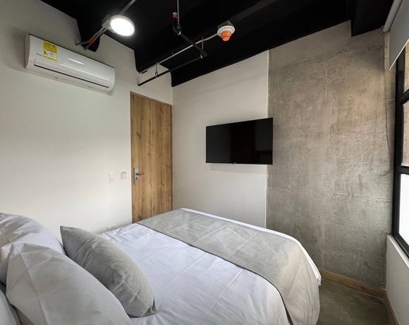 Imagen de la habitación del Hotel Akela Park. Foto 15