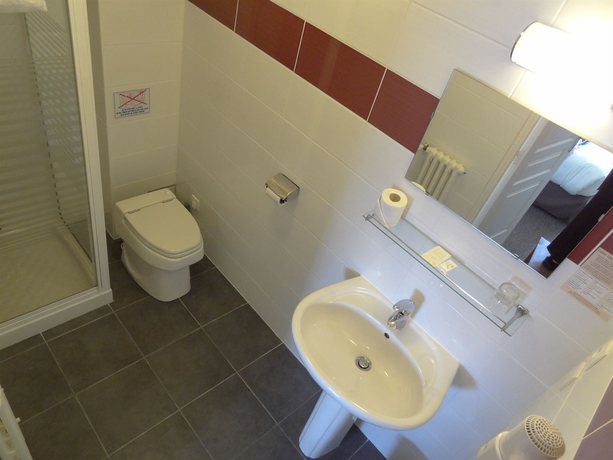 Imagen de la habitación del Hotel Akena Le Prado. Foto 15