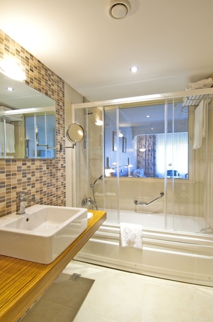 Imagen de la habitación del Hotel Akgun Istanbul. Foto 5