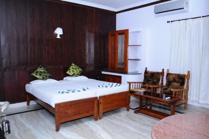 Imagen general del Hotel Akhil Beach Resort. Foto 3