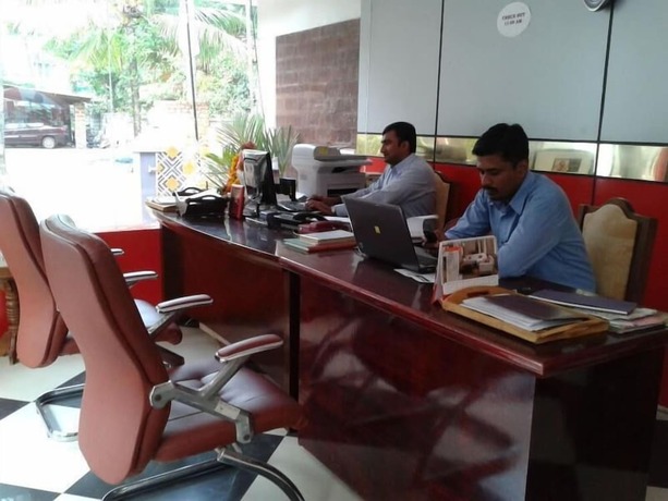 Imagen general del Hotel Akhil Beach Resort. Foto 8