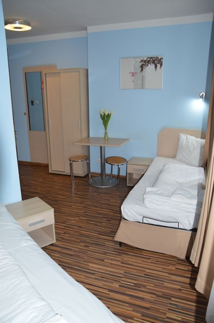 Imagen de la habitación del Hotel Akira Bed and Breakfast. Foto 2