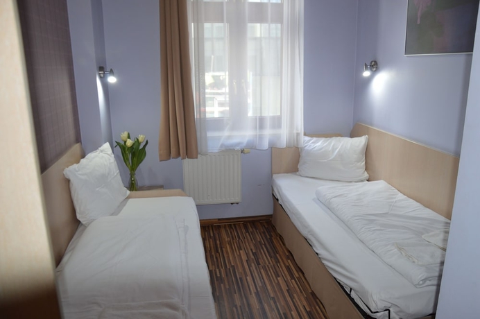 Imagen de la habitación del Hotel Akira Bed and Breakfast. Foto 6