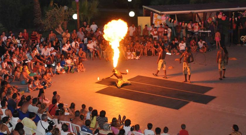 Imagen general del Hotel Akiris. Foto 7