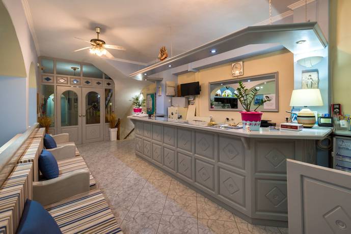 Imagen de los interiores del Hotel Akis. Foto 19