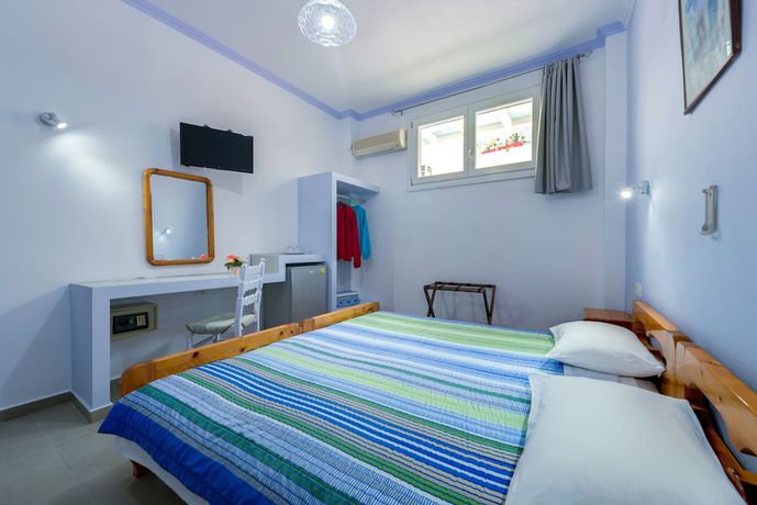 Imagen de la habitación del Hotel Akis. Foto 8