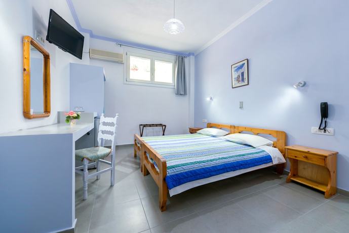 Imagen de la habitación del Hotel Akis. Foto 10