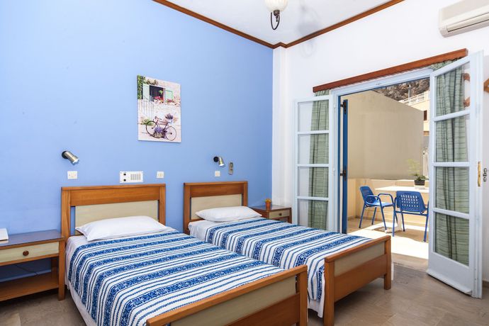 Imagen de la habitación del Hotel Akis. Foto 17