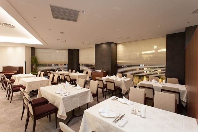 Imagen del bar/restaurante del Hotel Akita Castle. Foto 4