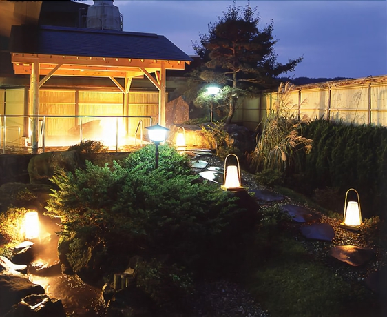 Imagen de la piscina del Hotel Akita Onsen Satomi. Foto 15
