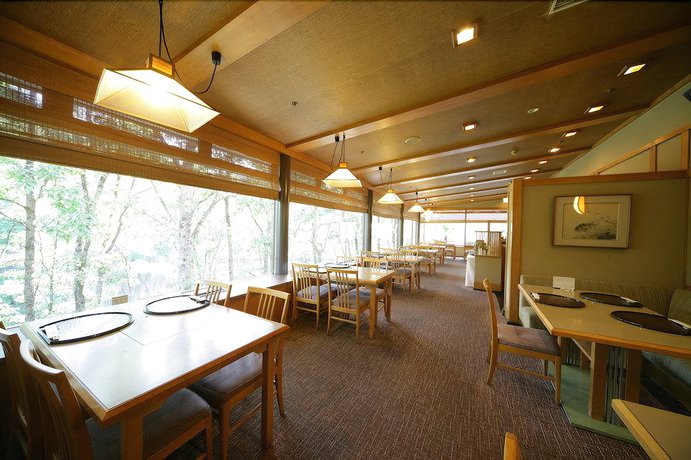 Imagen del bar/restaurante del Hotel Akiu Resort Crescent. Foto 4