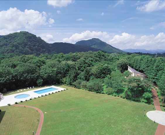 Imagen de los exteriores del Hotel Akiu Resort Crescent. Foto 9