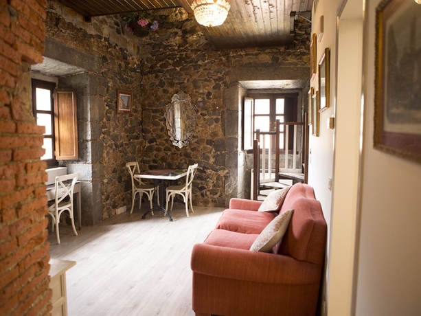 Imagen de la habitación del Hotel Akla Palacio Torre De Ruesga. Foto 4
