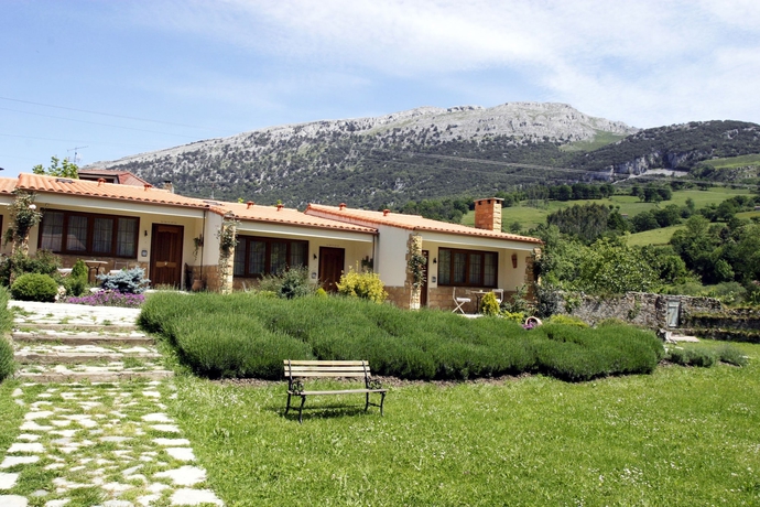 Imagen de la habitación del Hotel Akla Palacio Torre De Ruesga. Foto 15