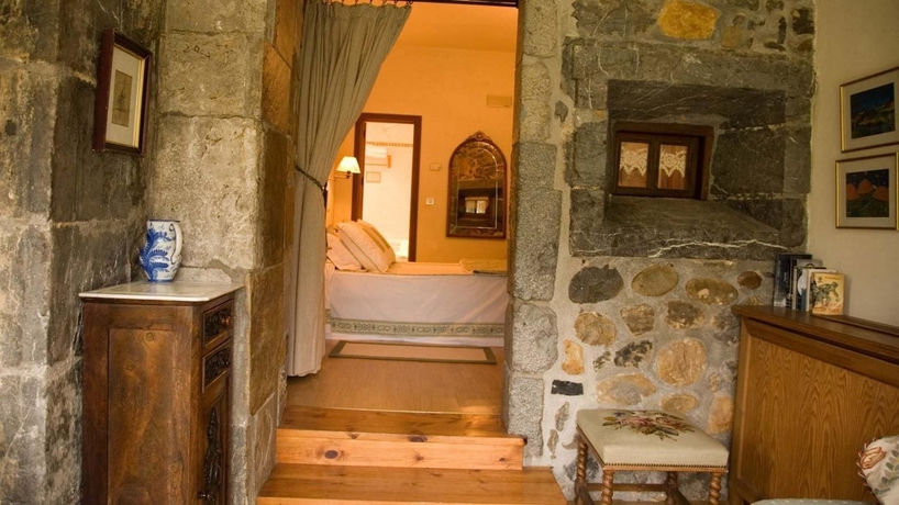 Imagen de la habitación del Hotel Akla Palacio Torre De Ruesga. Foto 18