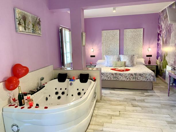 Imagen general del Hotel Akla Suites Santillana. Foto 4