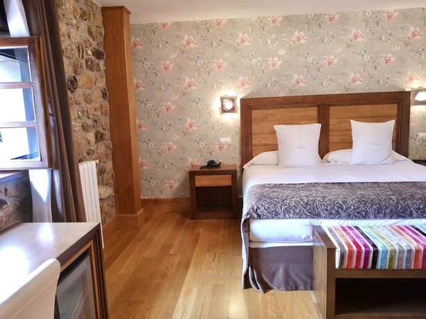 Imagen general del Hotel Akla Suites Valles Pasiegos. Foto 8