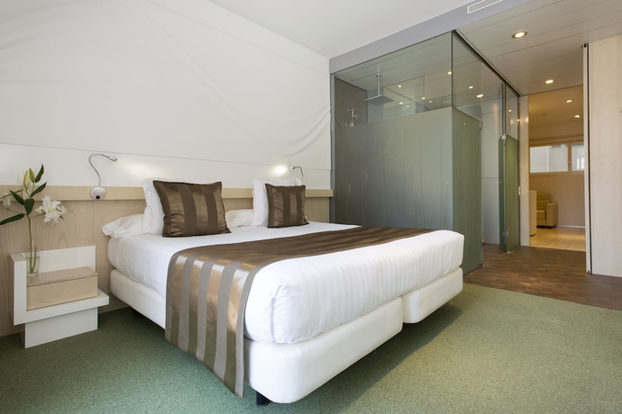 Imagen de la habitación del Hotel Ako Suite. Foto 7