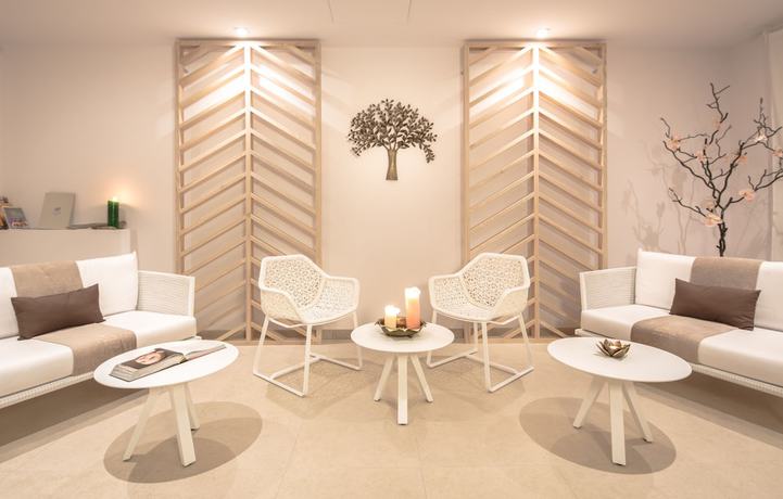 Imagen de la piscina del Hotel Akoya Hotel And Spa. Foto 20