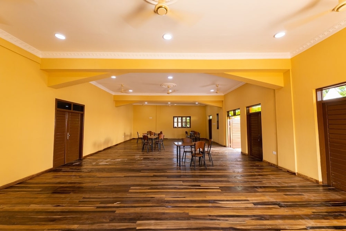 Imagen del bar/restaurante del Hotel Akpe Cultural Center and. Foto 4