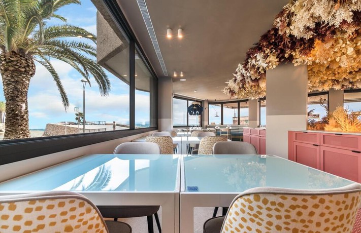 Imagen del bar/restaurante del Hotel Akquaaa Boutique. Foto 4