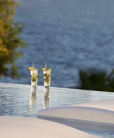 Imagen de la piscina del Hotel Akra Antalya. Foto 16