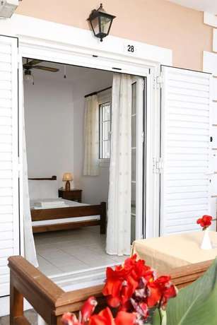 Imagen de la habitación del Hotel Akra Morea and Residences. Foto 17