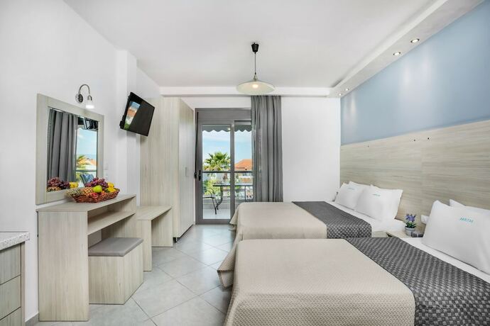 Imagen de la habitación del Hotel Akritas Pefkochori. Foto 12