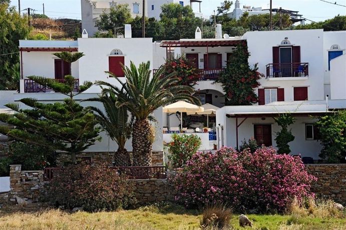 Imagen general del Hotel Akrogiali, Tinos. Foto 1