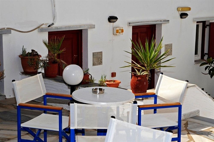Imagen general del Hotel Akrogiali, Tinos. Foto 7