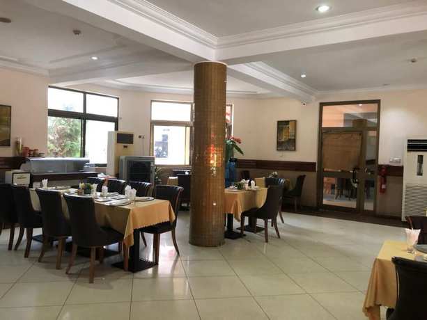 Imagen del bar/restaurante del Hotel Akroma Plaza. Foto 1