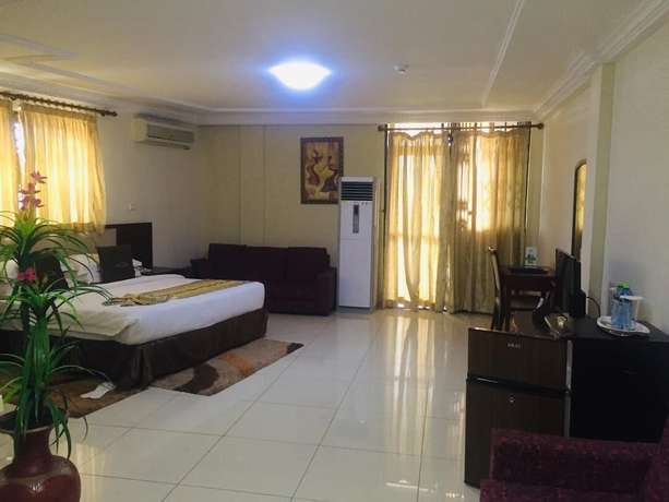Imagen de la habitación del Hotel Akroma Plaza. Foto 4