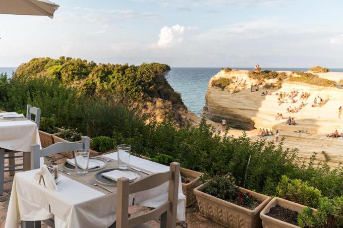 Imagen general del Hotel Akron Seascape Resort, A Member Of Brown Hotels. Foto 6