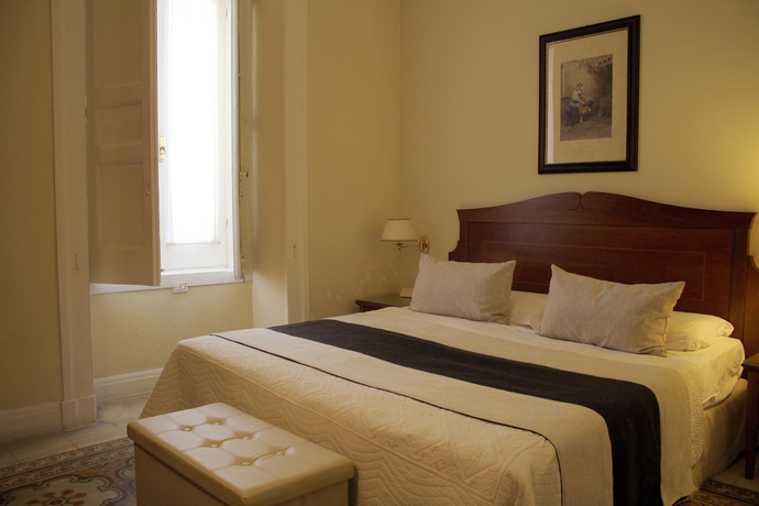 Imagen de la habitación del Hotel Akropolis. Foto 7