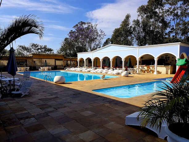 Imagen de la piscina del Hotel Akropolis Fazenda. Foto 13