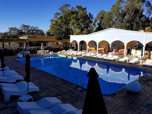 Imagen de la piscina del Hotel Akropolis Fazenda. Foto 15