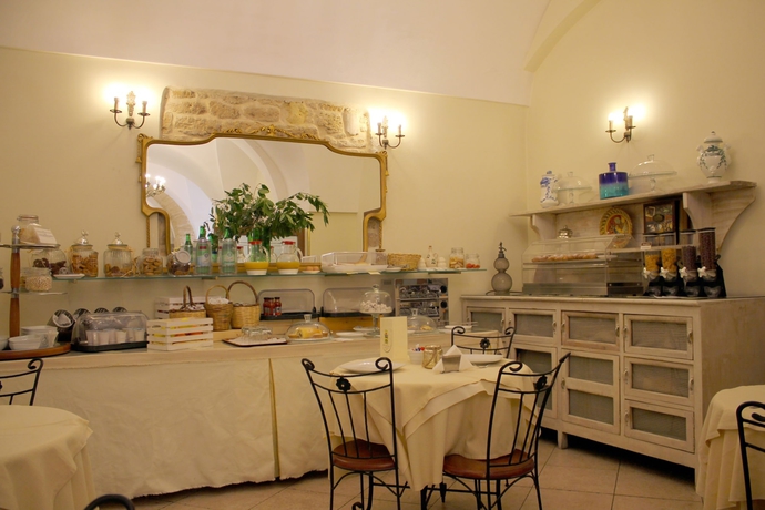 Imagen del bar/restaurante del Hotel Akropolis, Tarento. Foto 2
