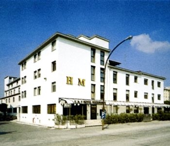 Imagen general del Hotel Akross. Foto 1