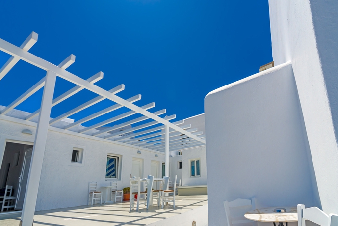 Imagen de los exteriores del Hotel Akrotiraki. Foto 14
