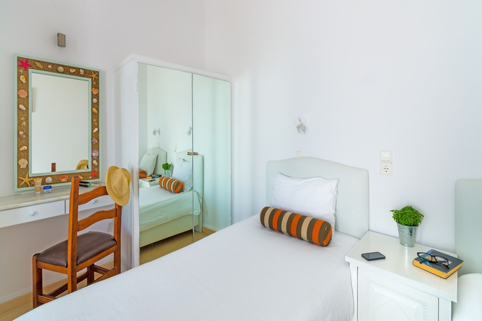 Imagen de la habitación del Hotel Akrotiraki. Foto 11