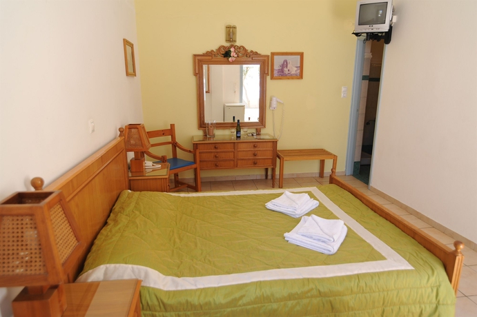 Imagen de la habitación del Hotel Akrotiri, Akrotiri. Foto 8