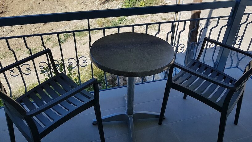 Imagen general del Hotel Akrotiri, Apollonioi. Foto 10