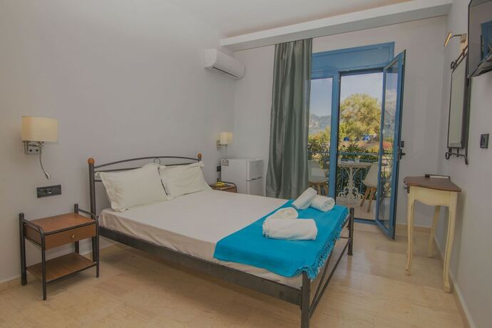 Imagen de la habitación del Hotel Akrotiri, Apollonioi. Foto 20