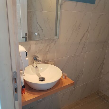 Imagen general del Hotel Akrotiri, Apollonioi. Foto 11